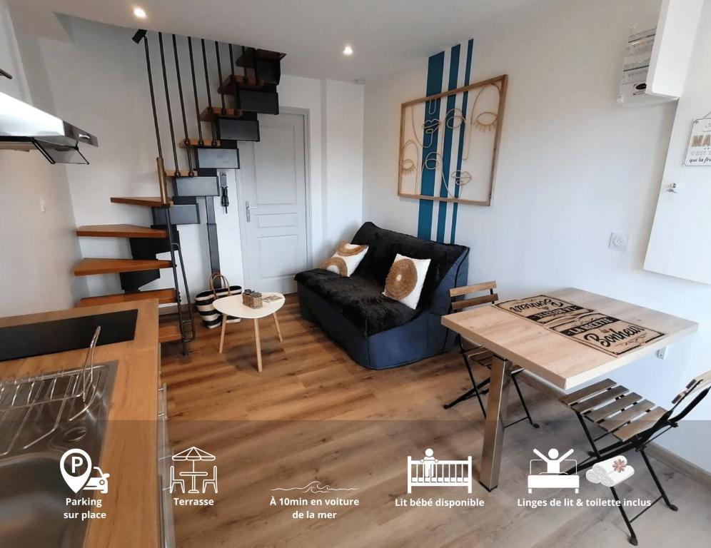 Posezení v ubytování Les pommiers Duplex cosy tout confort dans maison neuve avec terrasse entrée indépendante parking 5 mn de Bayeux et 10 mn plage du débarquement