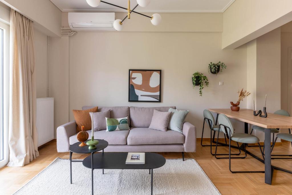 Charismatic 2BR Apartment in Hilton by UPSTREET