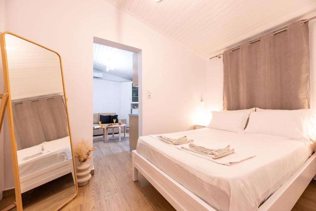 Eden - A Night near Athens Int Arpt - 3