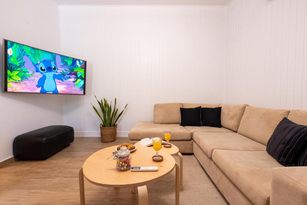 Eden - A Night near Athens Int Arpt - 6