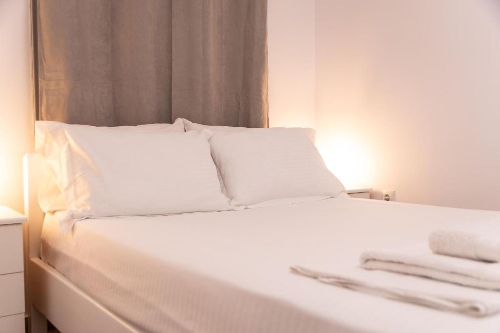 Eden - A Night near Athens Int Arpt - 11