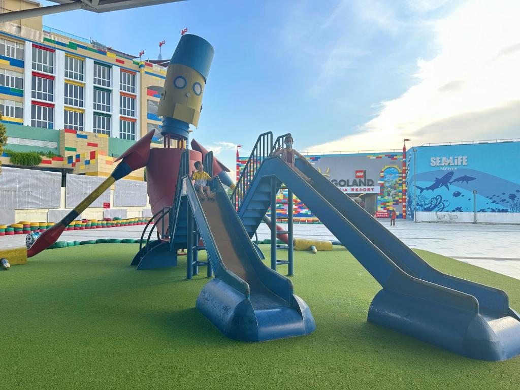 Herní místnost nebo prostor pro děti v ubytování Opposite Legoland 5mins Medini DPristine 8 to 10pax