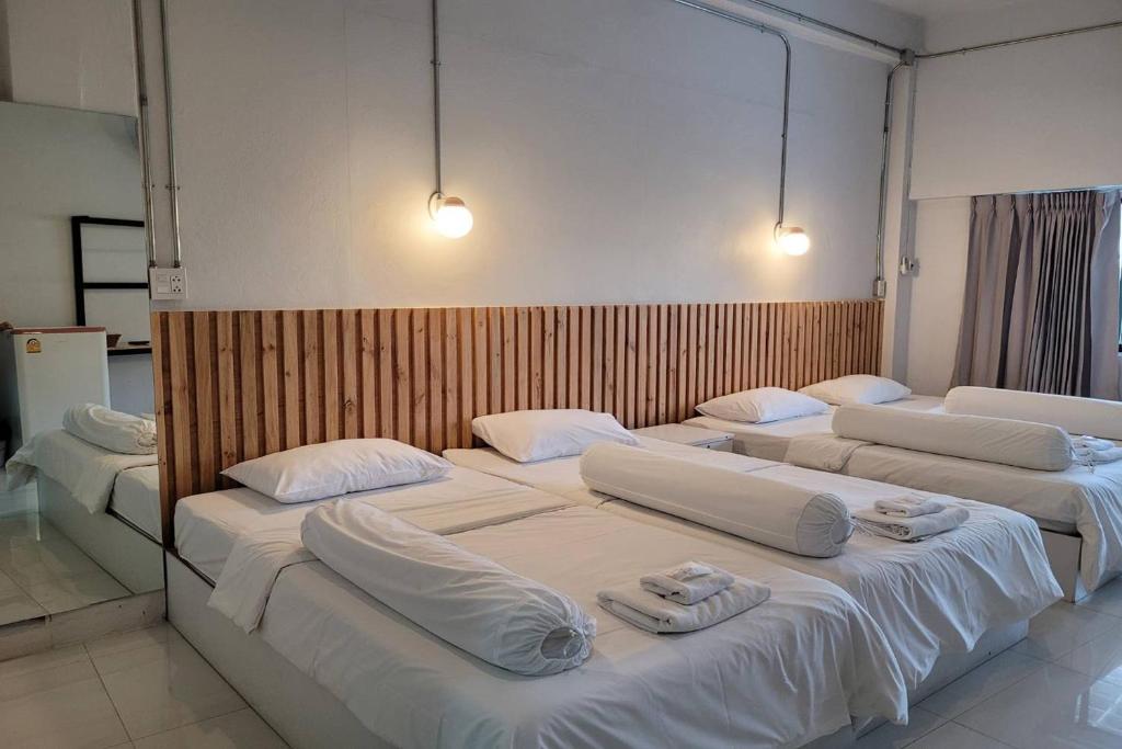 ASAYA House - Quadruple Room With Private Bathroom