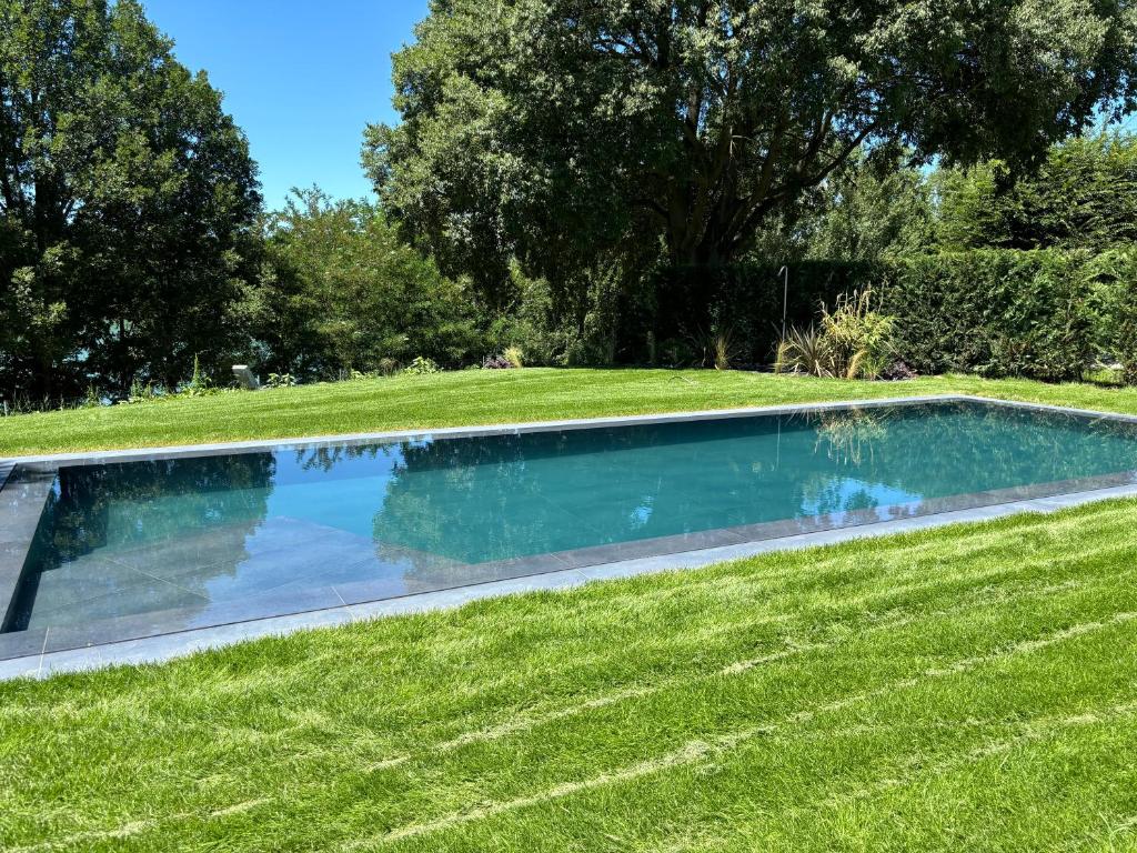 Bazén v ubytovaní B&B Hole6 alebo v jeho blízkosti