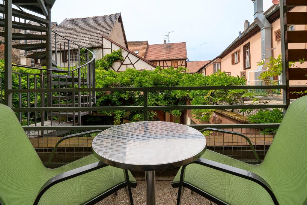Balkón nebo terasa v ubytování Hôtel A la Vignette - COLMAR-NORD