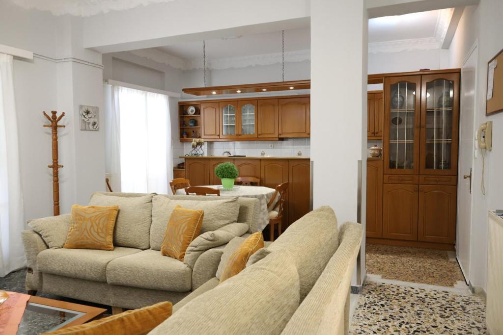 Efi's apartment