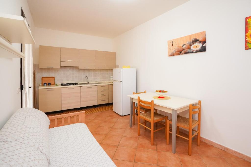 A kitchen or kitchenette at Casa Vacanza Russo Fernando