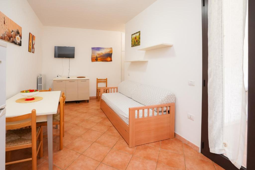 A television and/or entertainment centre at Casa Vacanza Russo Fernando
