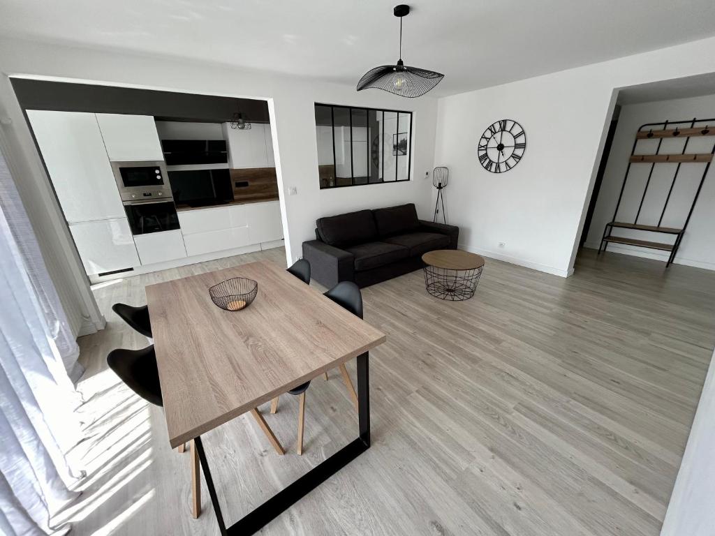 Kuchyňa alebo kuchynka v ubytovaní Magnifique appartement à deux pas du centre ville!