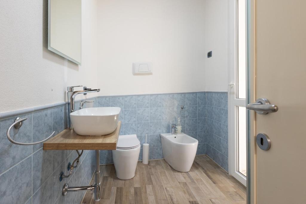 A bathroom at Max Apartment