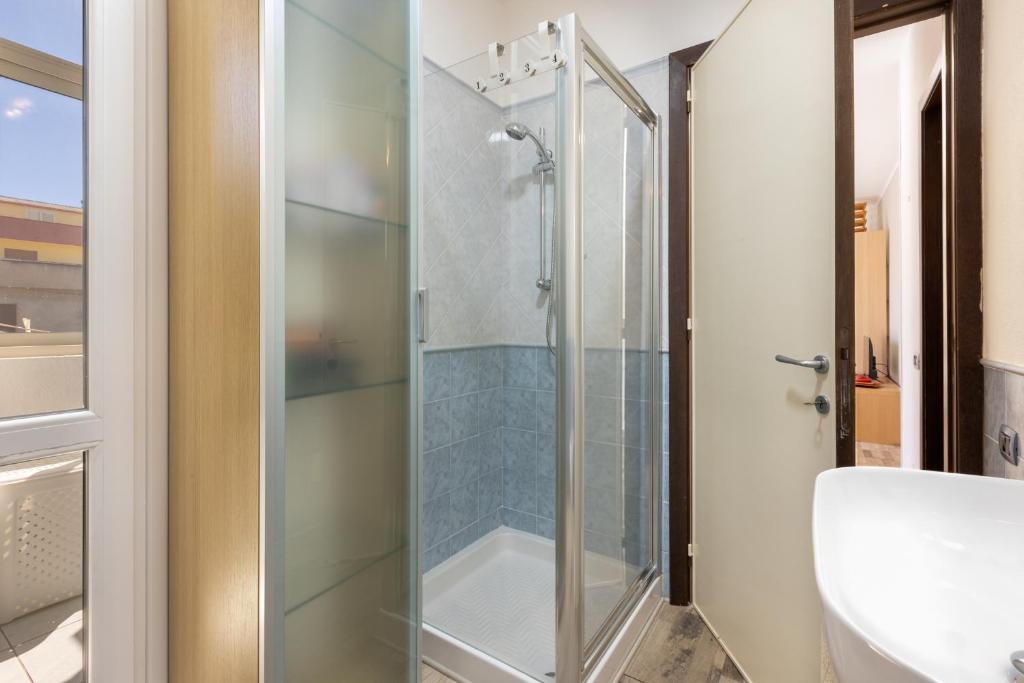 A bathroom at Max Apartment