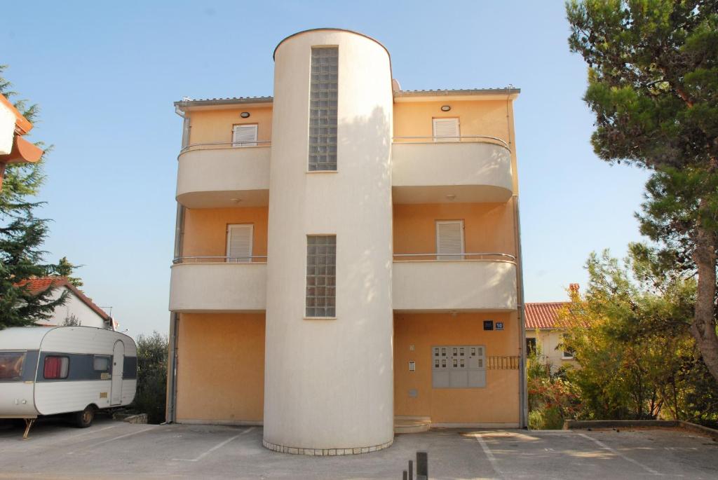 Budova, kde se apartmán nachází
