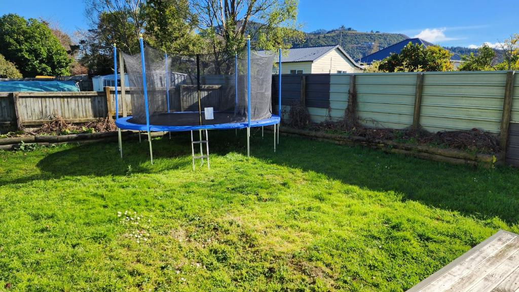 OakTree Entire Holiday Home, Sleeps 8 to12 - Resim 10