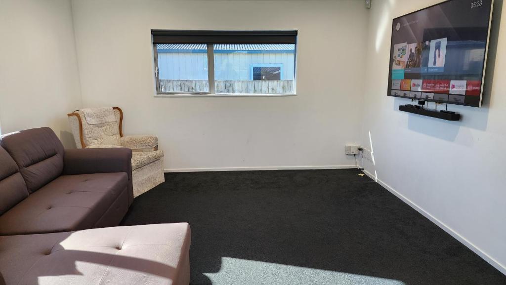 OakTree Entire Holiday Home, Sleeps 8 to12 - Resim 28