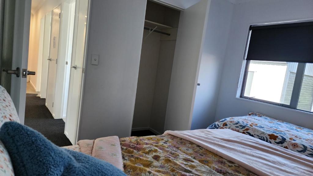 OakTree Entire Holiday Home, Sleeps 8 to12 - Resim 29