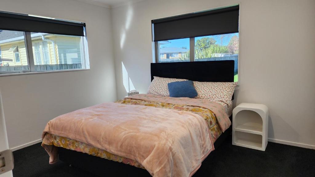 OakTree Entire Holiday Home, Sleeps 8 to12 - Resim 32