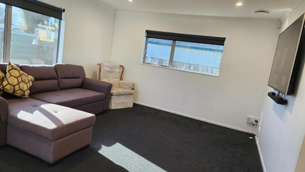 OakTree Entire Holiday Home, Sleeps 8 to12 - Resim 38