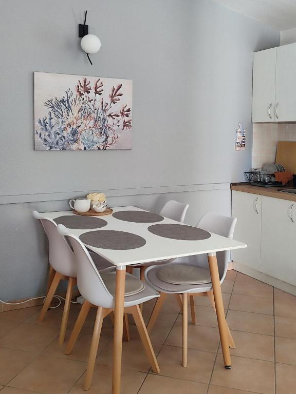 Kuchyňa alebo kuchynka v ubytovaní Apartments Divna