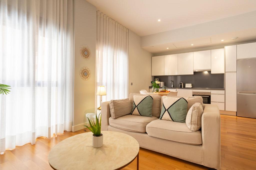 Souviron & old town by ELE Apartments