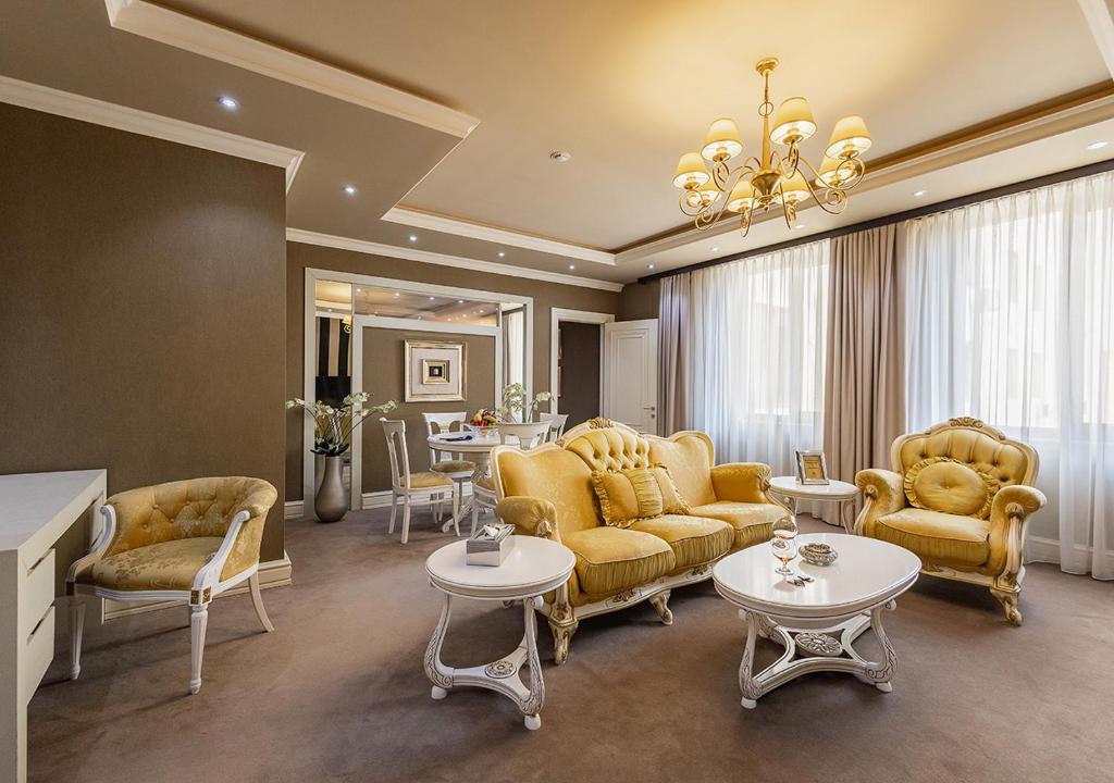 Posezení v ubytování National by Stellar Hotels, Yerevan