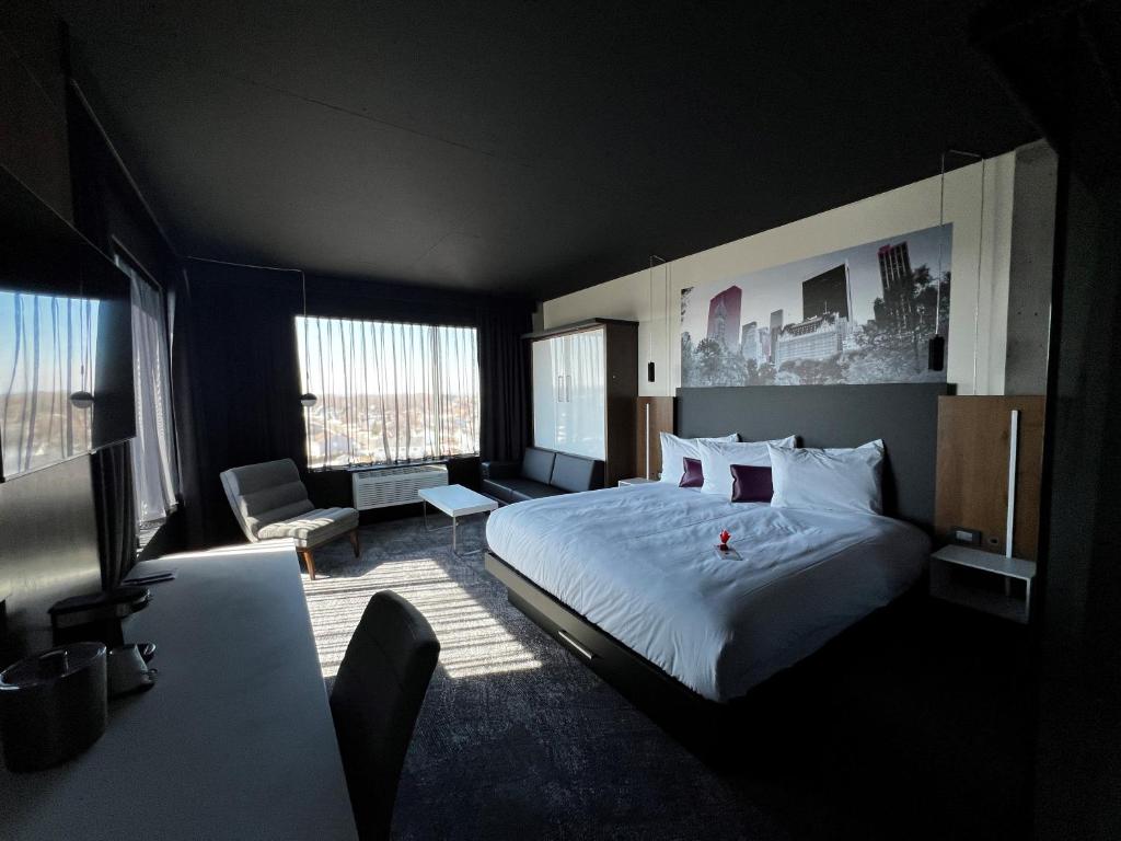 Postel nebo postele na pokoji v ubytování Grand Hotel Times Levis