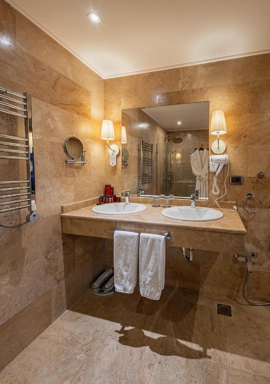 Koupelna v ubytování National by Stellar Hotels, Yerevan