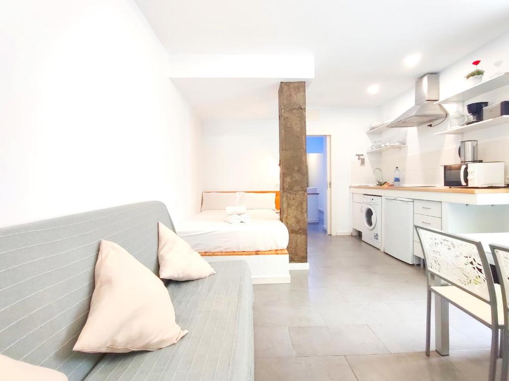 TQ8 303 Beach By Wave Properties