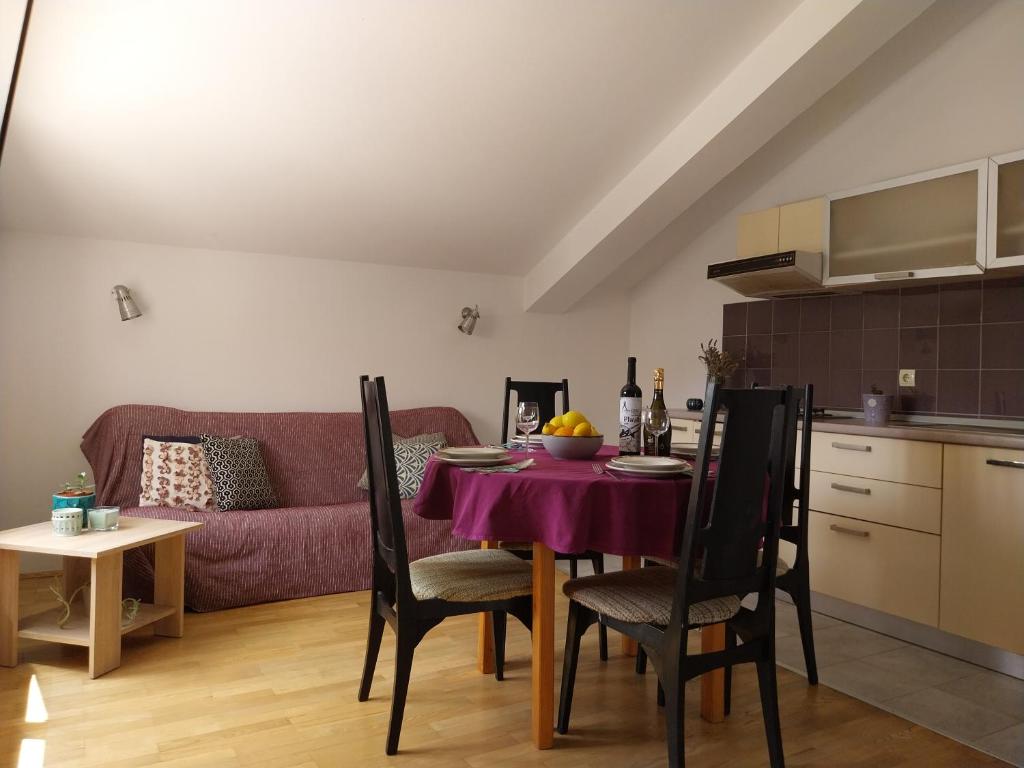 Kuchyň nebo kuchyňský kout v ubytování Apartments Miodrag