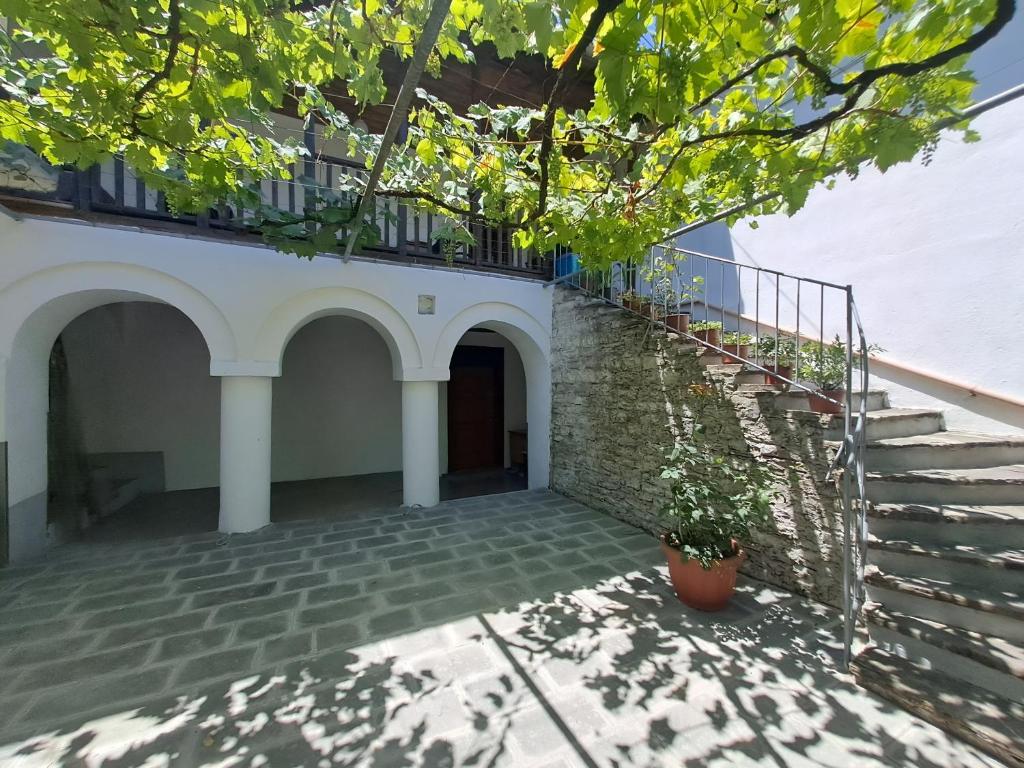 Fotografie z fotogalerie ubytování The Stone Arch Inn v destinaci Gjirokastër