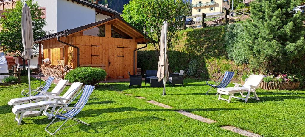 A garden outside La Campagnola