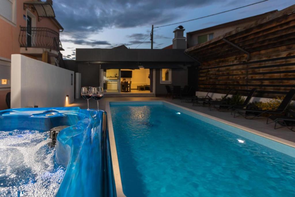 Πισίνα στο ή κοντά στο Apartman Carpe Diem Šibenik