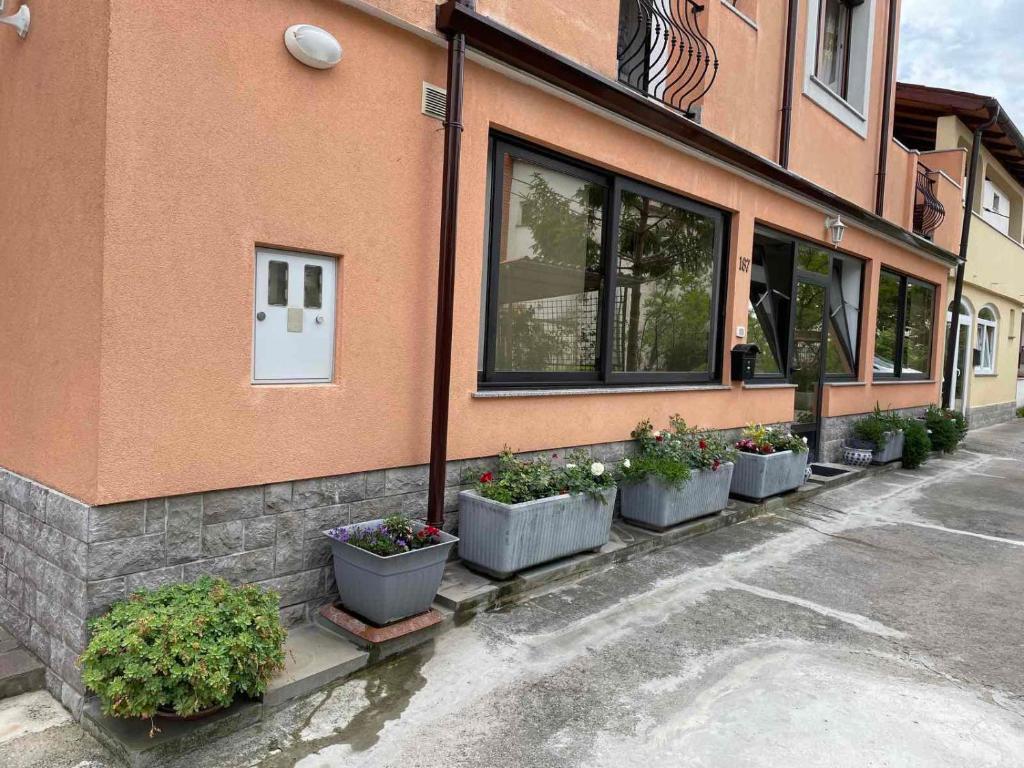 Budova, kde se apartmán nachází