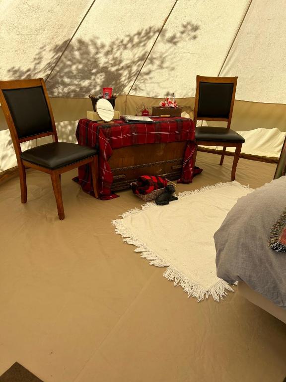 Posezení v ubytování #Y5 Lumberjack Lounge Yurt