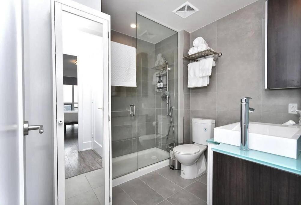 Skyline Suites - Walk to MTCC, ACC, Rogers Centre & Entertainment District - Resim 36