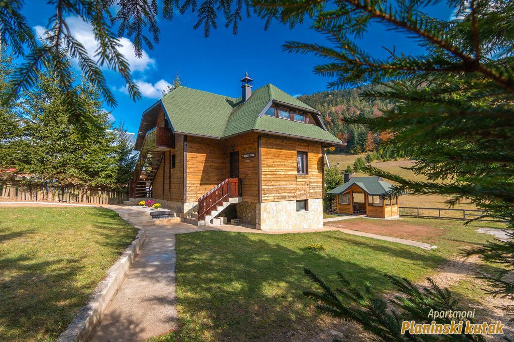 Budova, kde se apartmán nachází