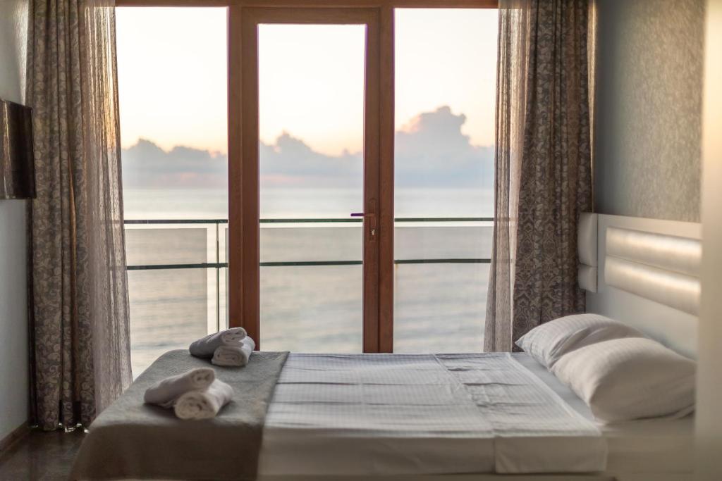 Postel nebo postele na pokoji v ubytování sea view rooms in Batumi
