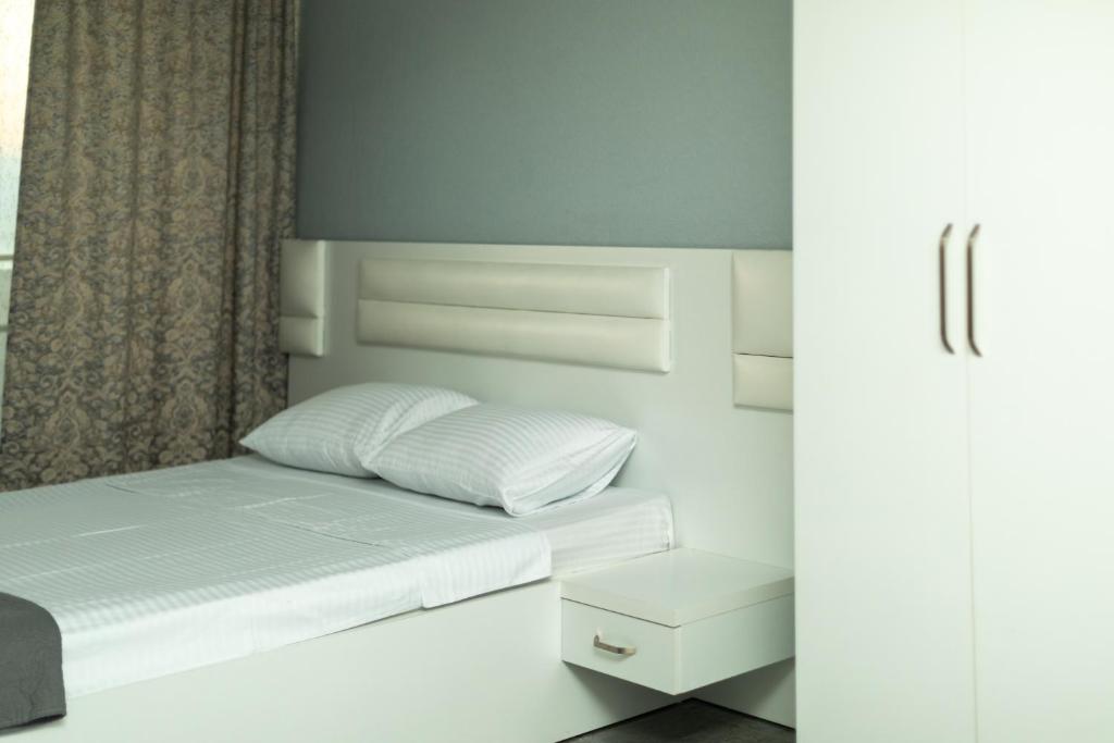 Postel nebo postele na pokoji v ubytování sea view rooms in Batumi