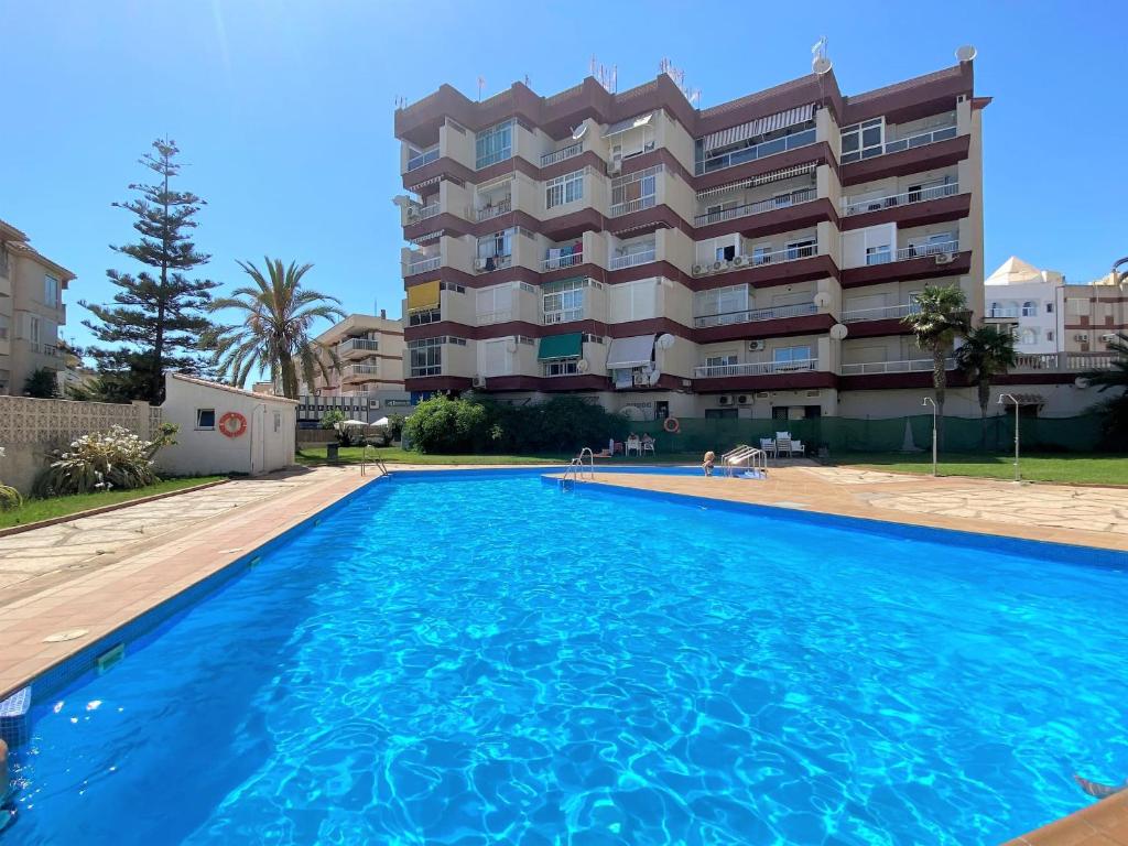 SHR057 Estudio con piscina y cerca de la playa