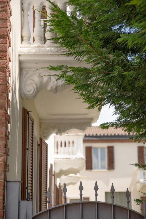 Balkón nebo terasa v ubytování BELVEDERE MONFERRATO Relais & Wellness