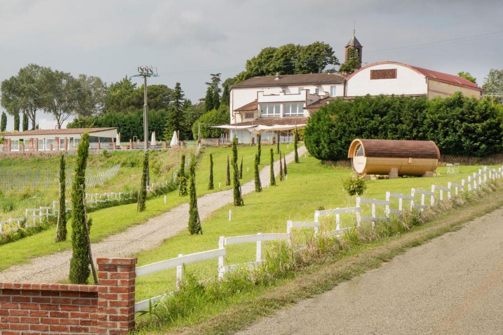 Zahrada ubytování BELVEDERE MONFERRATO Relais & Wellness