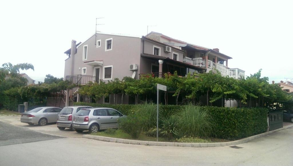 Fotografia z galérie ubytovania Apartments with a parking space Fazana - 7261 vo Fažane