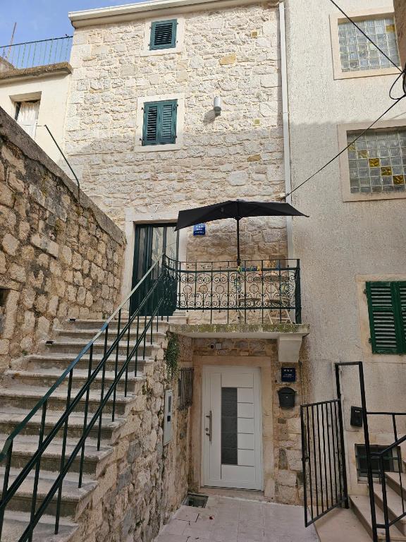 Apartments by the sea Makarska - 21443