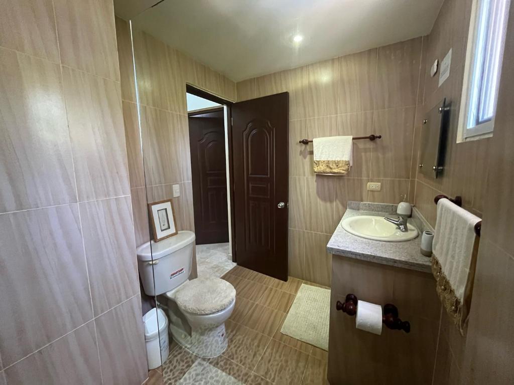 Bagno di Beach Apartment on Samana Bay with Pool, AC, Fast Wi-Fi, Walk to Beach & River, Whale Watching, Near Salto El Limón