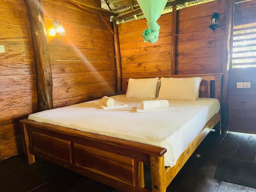 LakeSide Cabana Tissamaharama - 9