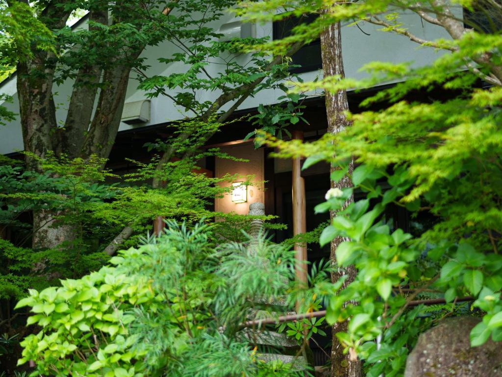 A garden outside Yufuin Rakuyu