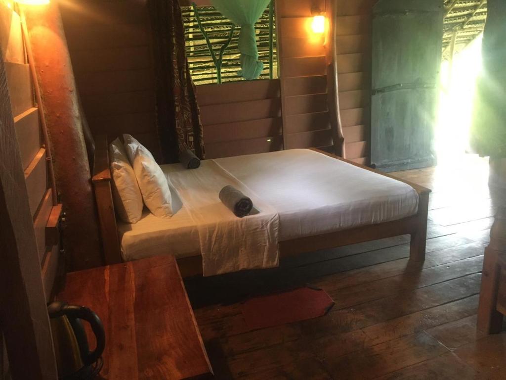 LakeSide Cabana Tissamaharama - 4