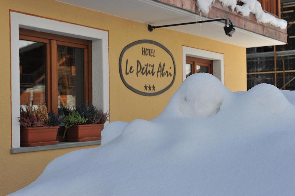 Hotel Le Petit Abri v zimě