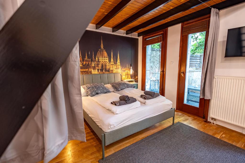 MOOKI Loft&Garden in SohoBudapest 1075 Budapest, Kazinczy utca 13 kép - 1