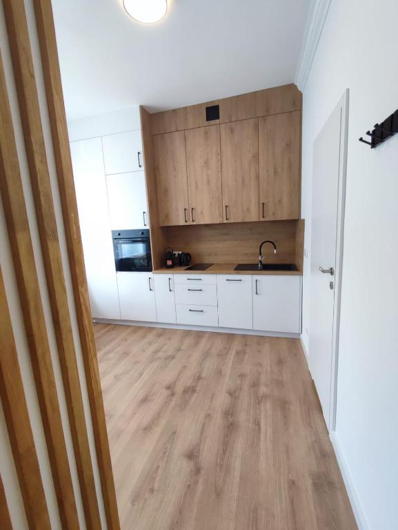 Plac Pilsudskiego - 10