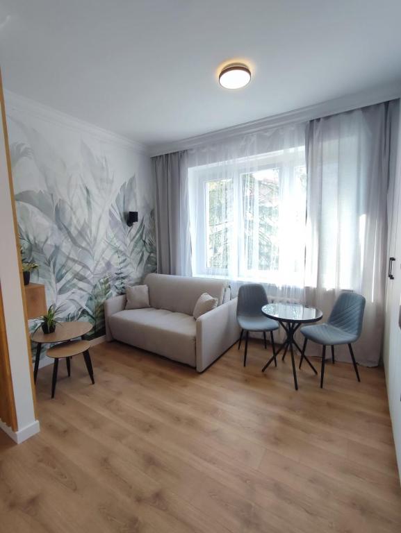 Plac Pilsudskiego - 11